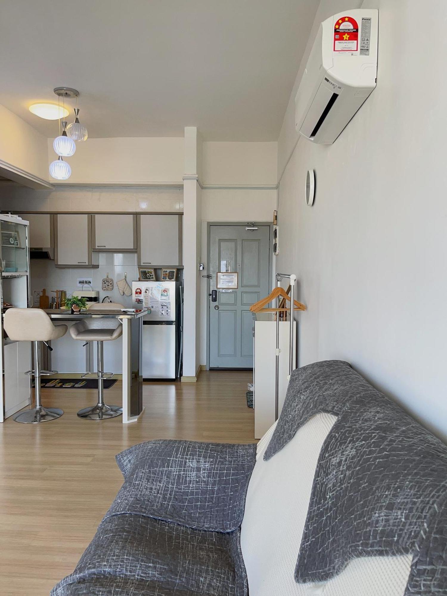 1 Bedroom Apartment, Melaka Cbd Town Center- Hosted By Private Locals Resident, Balcony With City Skyline View Or Seaview, Opposite Malls, Tv Box, 5 Minutes To Jonker Street, Malacca Kültér fotó