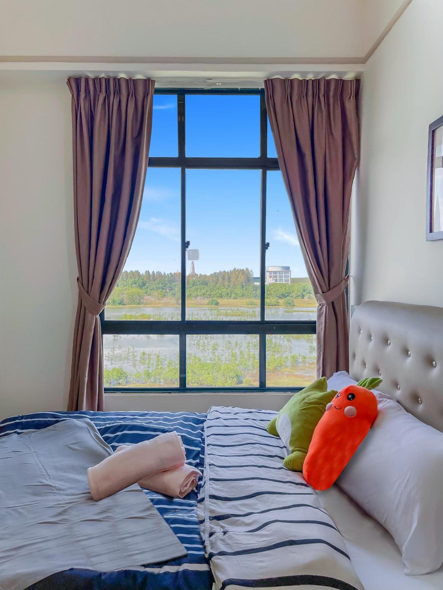1 Bedroom Apartment, Melaka Cbd Town Center- Hosted By Private Locals Resident, Balcony With City Skyline View Or Seaview, Opposite Malls, Tv Box, 5 Minutes To Jonker Street, Malacca Kültér fotó