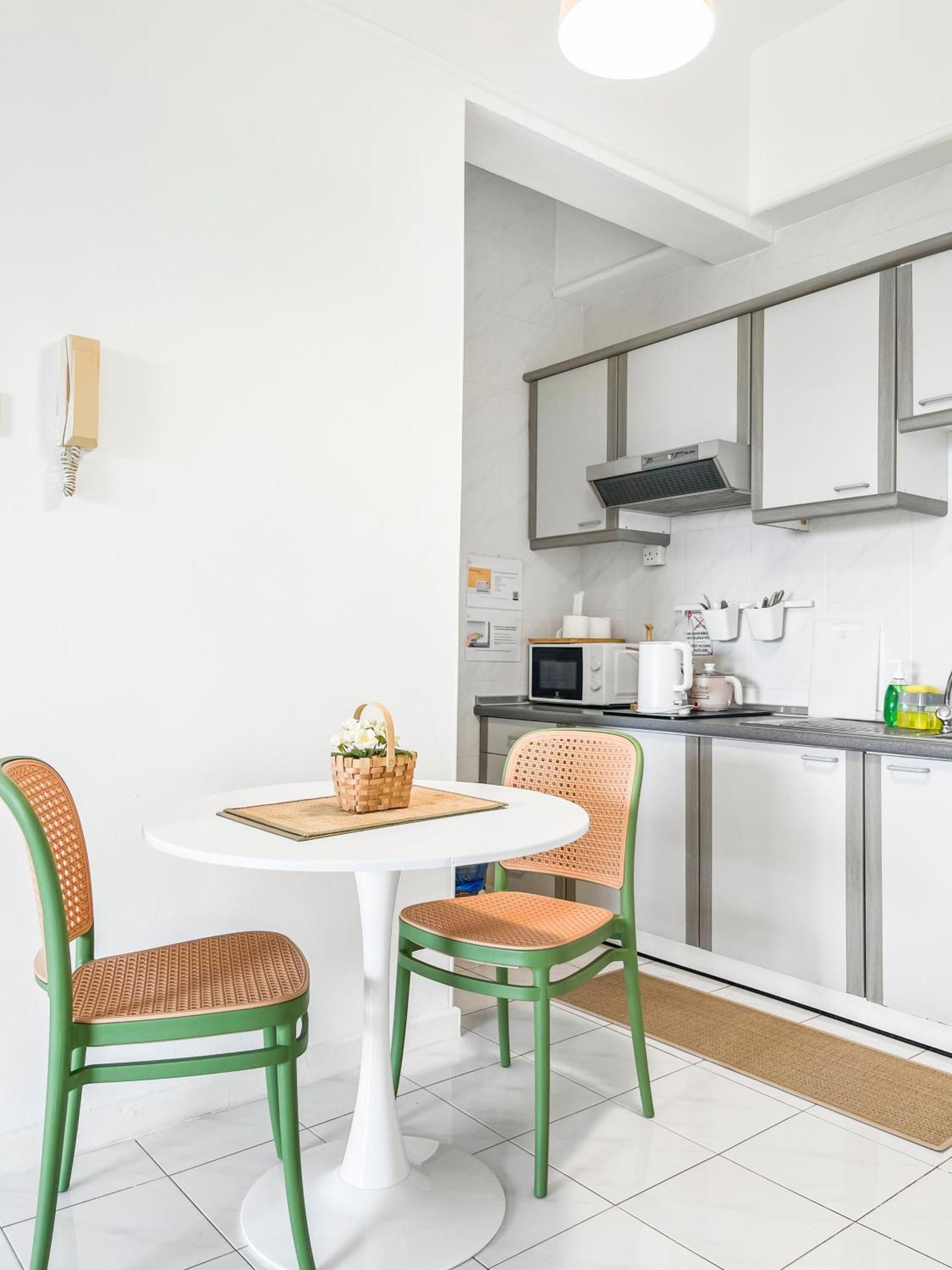 1 Bedroom Apartment, Melaka Cbd Town Center- Hosted By Private Locals Resident, Balcony With City Skyline View Or Seaview, Opposite Malls, Tv Box, 5 Minutes To Jonker Street, Malacca Kültér fotó