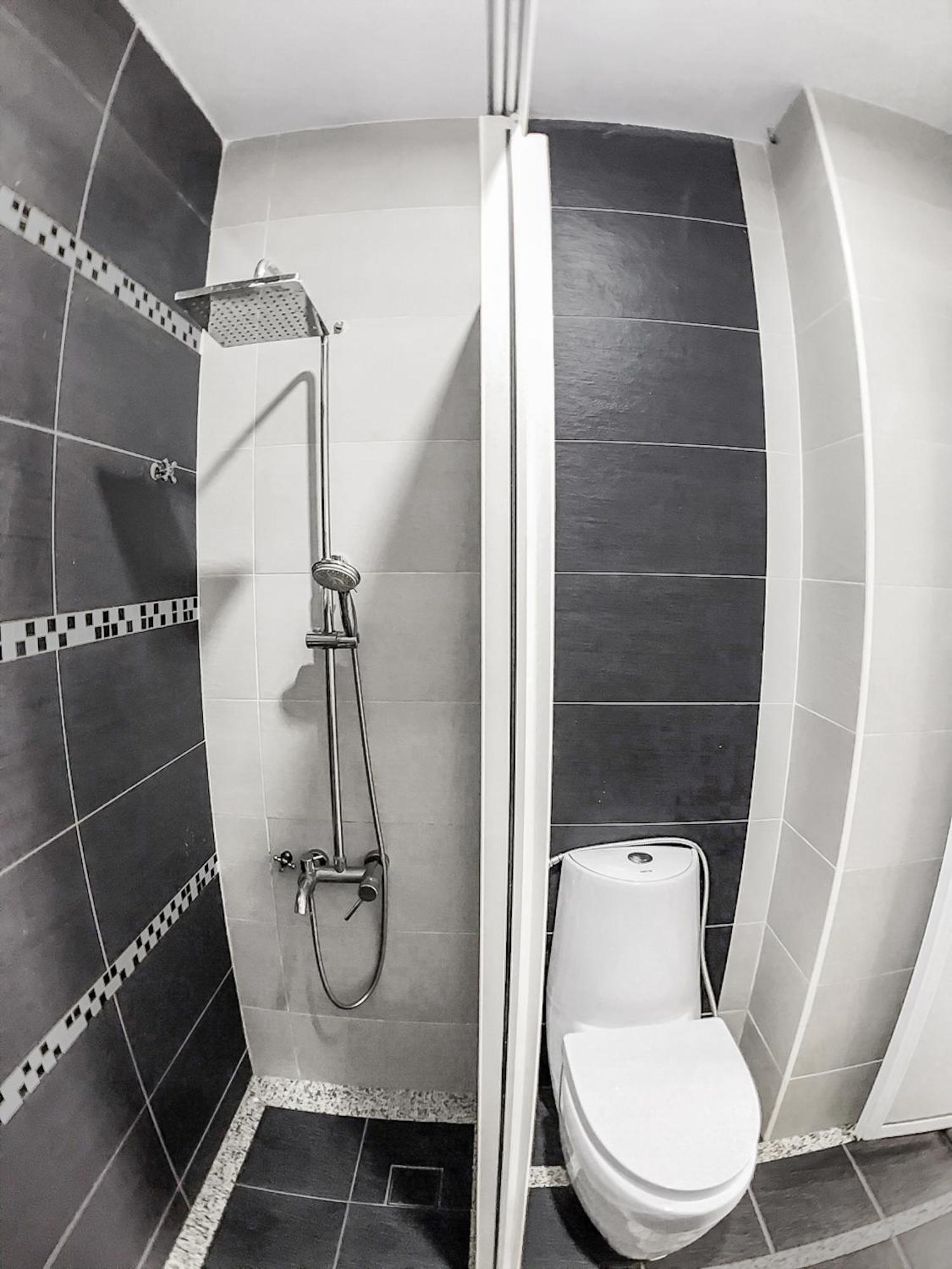 1 Bedroom Apartment, Melaka Cbd Town Center- Hosted By Private Locals Resident, Balcony With City Skyline View Or Seaview, Opposite Malls, Tv Box, 5 Minutes To Jonker Street, Malacca Kültér fotó